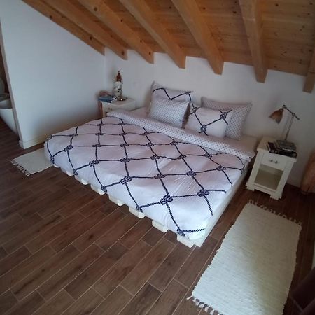 Captain'S Attic Racisce Ngoại thất bức ảnh